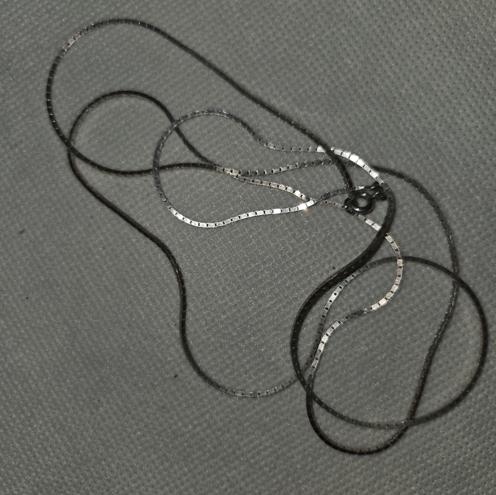 Elegant Silver 30" Chain Necklace